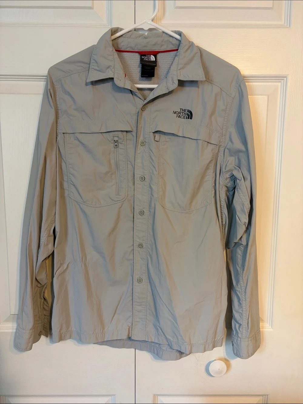 The North Face Men’s Light Gray Long-Sleeve Button-Down Shirt